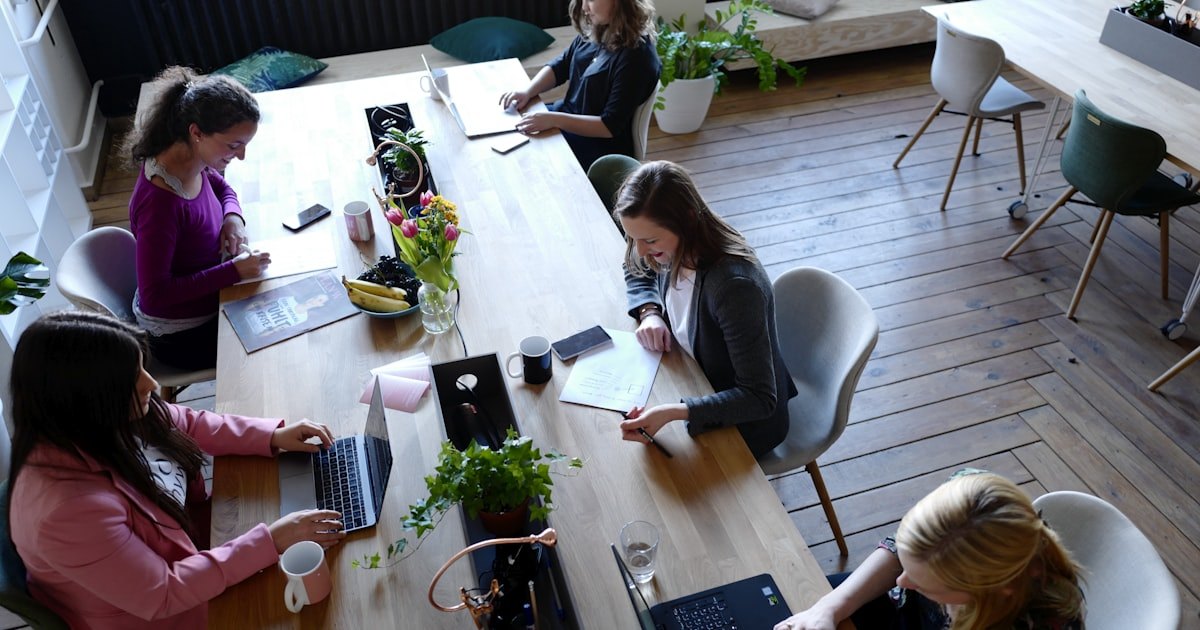 Custom CRM Development for Service Businesses: Scheduling, Invoicing, and Lead Tracking